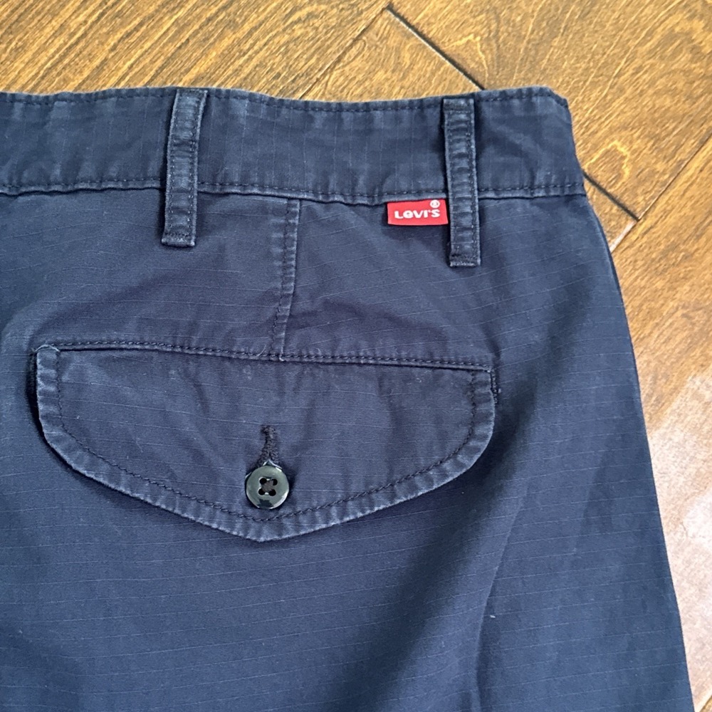 Levi's Men's Cargo Shorts Navy Blue Size 38 Cotton Relaxed Fit - Picture 8 of 13